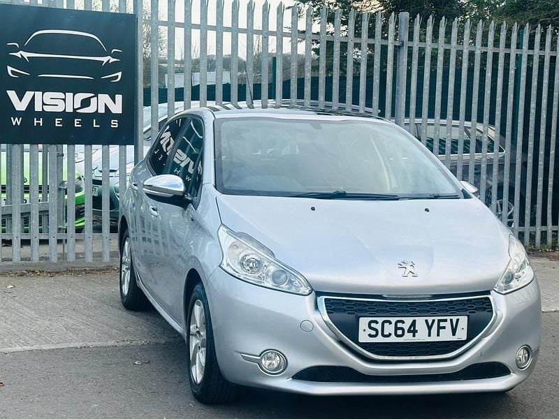 Silver Used 2014 Peugeot 208 Style Hatchback | £2,995 (Fair price) - Image 1/4