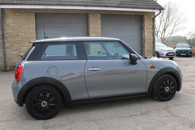 Used Mini ONE Hatch 102 HP (75 kW) 2017 Grey Hatchback
