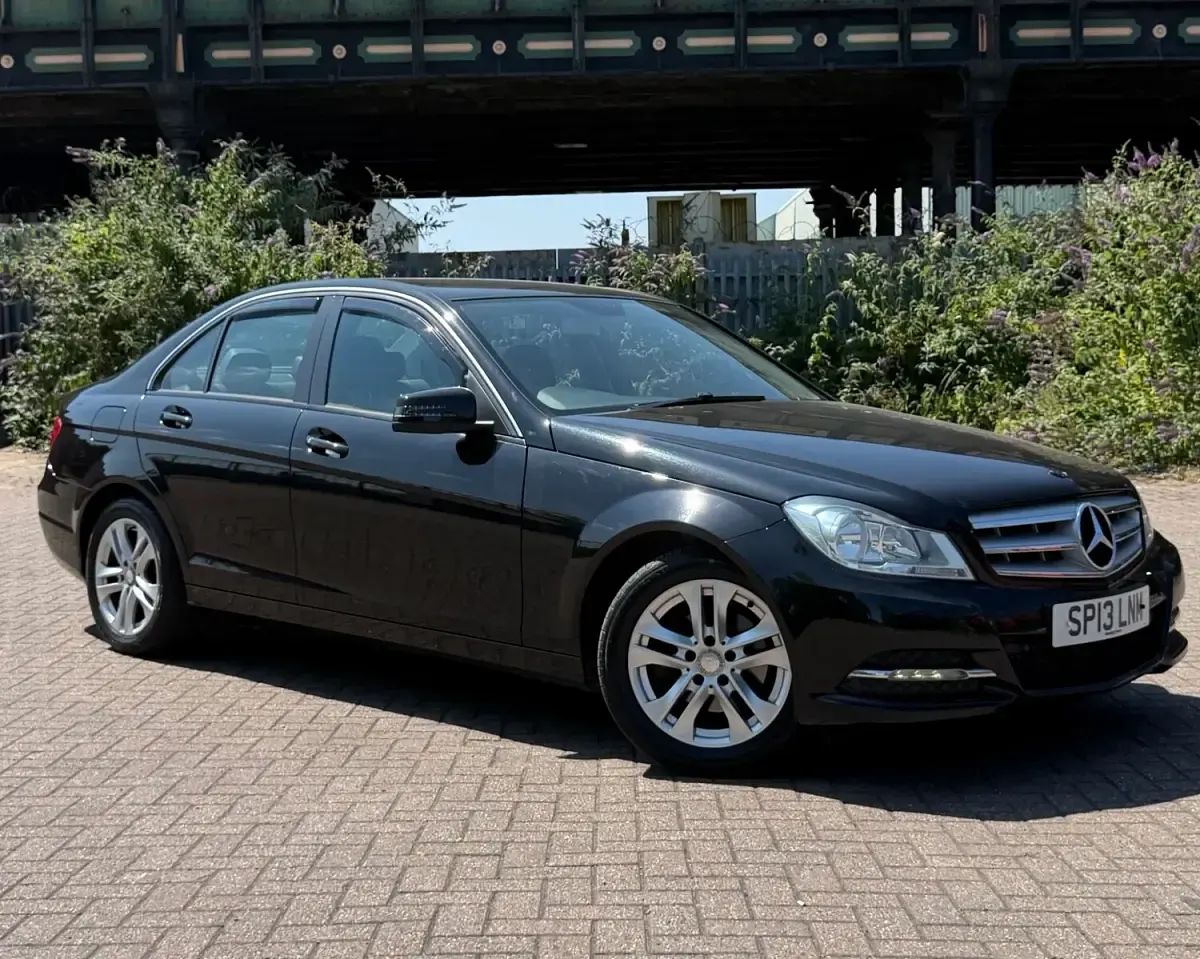 Used Mercedes C200 Executive 2013 Black Sedan