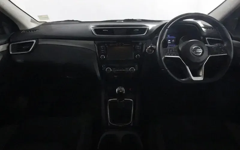 Used Nissan Qashqai N-Connecta 140 HP (102 kW) 2019 White SUV