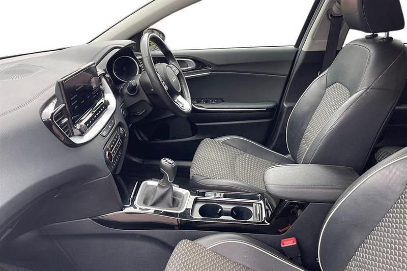 Used Kia XCeed 158 HP (116 kW) 2023 Lunar silver SUV