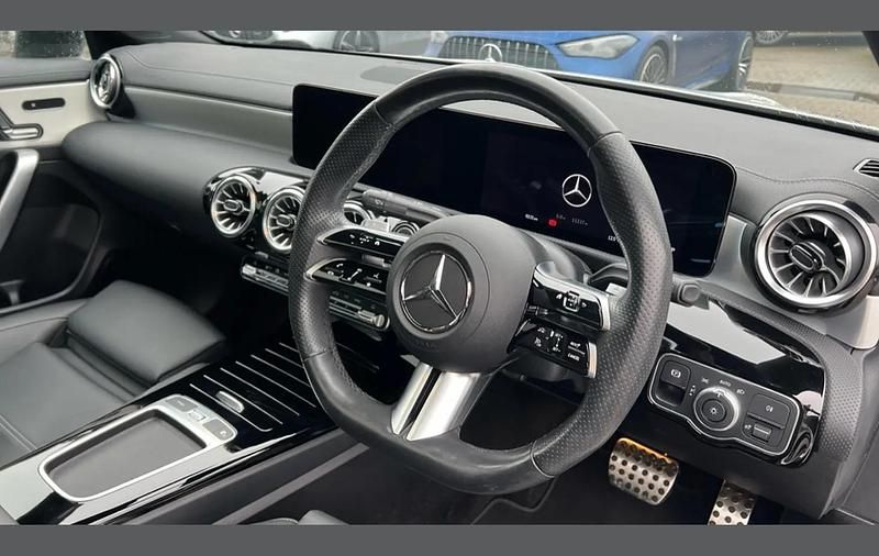 Used Mercedes CLA180 AMG Line Premium Plus 134 HP (98 kW) 2024 White Sedan