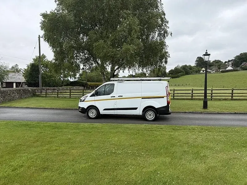 Used Ford Transit Custom 105 HP (77 kW) 2020 White Van