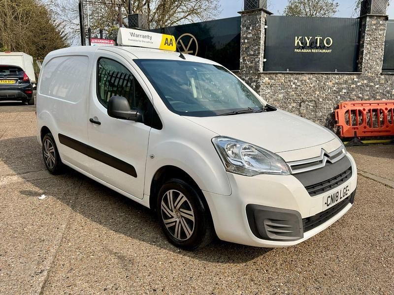 Used Citroën Berlingo 75 HP (55 kW) 2018 White MPV