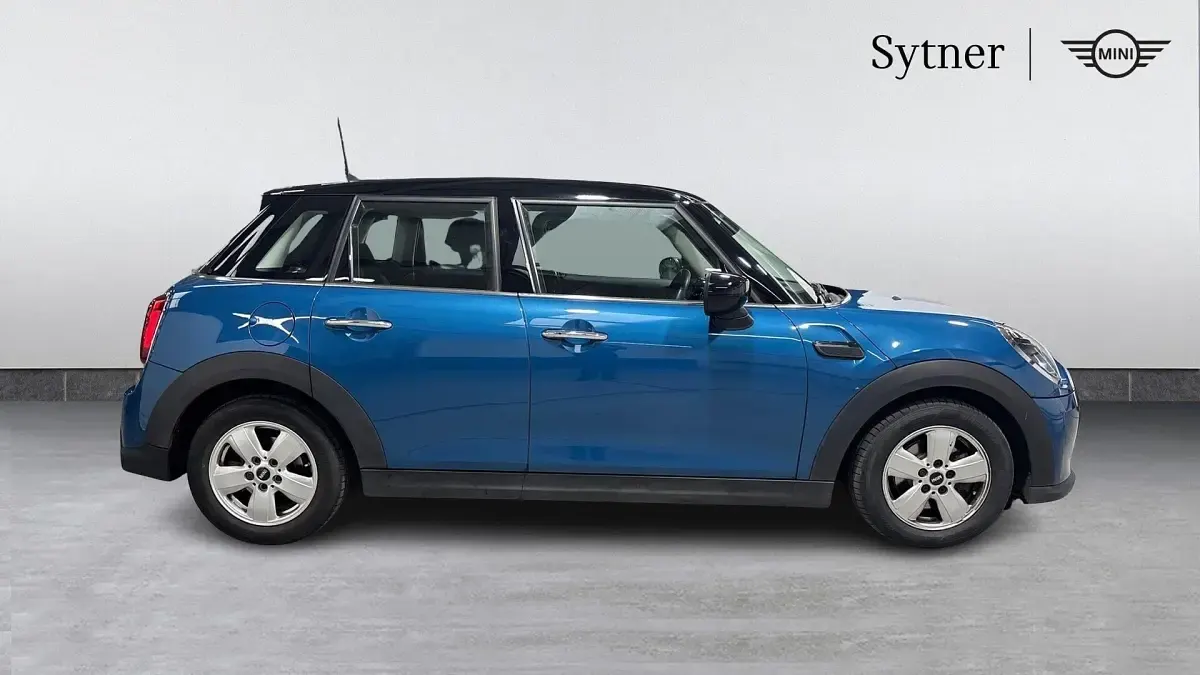 Used Mini Cooper Classic 134 HP (98 kW) 2022 Blue Hatchback
