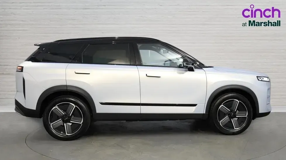Used Jaecoo 7 147 HP (108 kW) 2025 Two tone pearl  pearl silver/black SUV