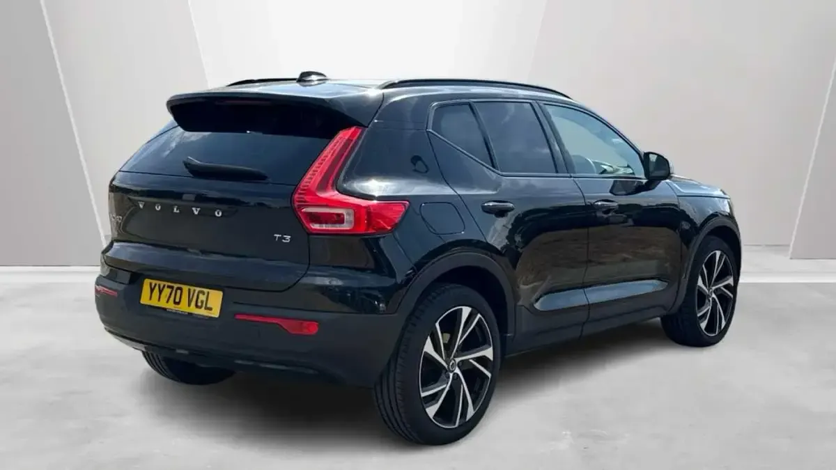 Used Volvo XC40 R-Design Pro 163 HP (119 kW) 2021 SUV