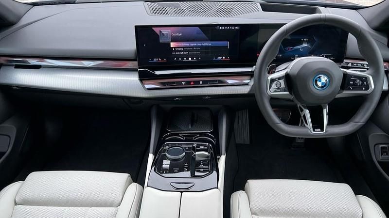 Used BMW i5 M Sport 250 kW (340 HP) 2025 Blue Sedan