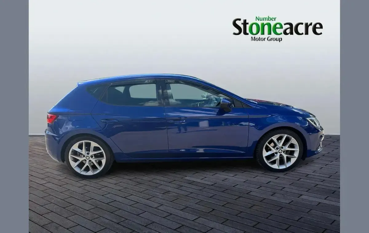 Used Seat Leon FR 123 HP (90 kW) 2018 Blue Hatchback