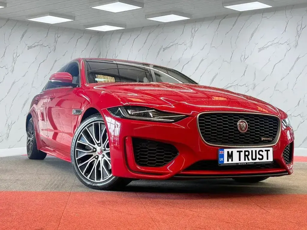 Used Jaguar XE R-Dynamic 180 HP (132 kW) 2019 Red Sedan