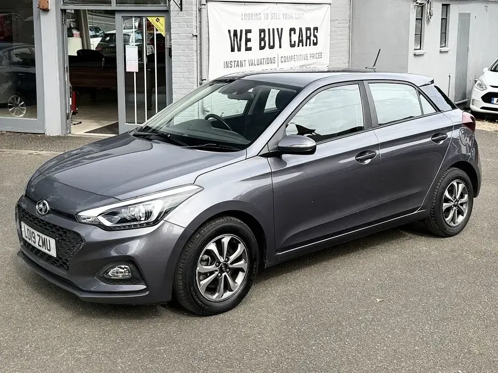 Used Hyundai i20 SE 100 HP (73 kW) 2019 Grey Hatchback