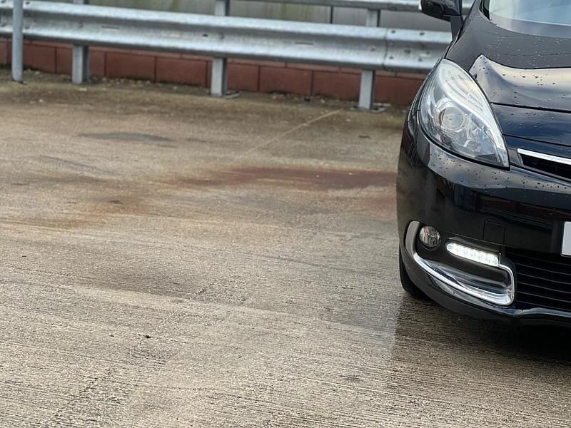 Used Renault Grand Scénic III Dynamique 110 HP (80 kW) 2014 Black MPV