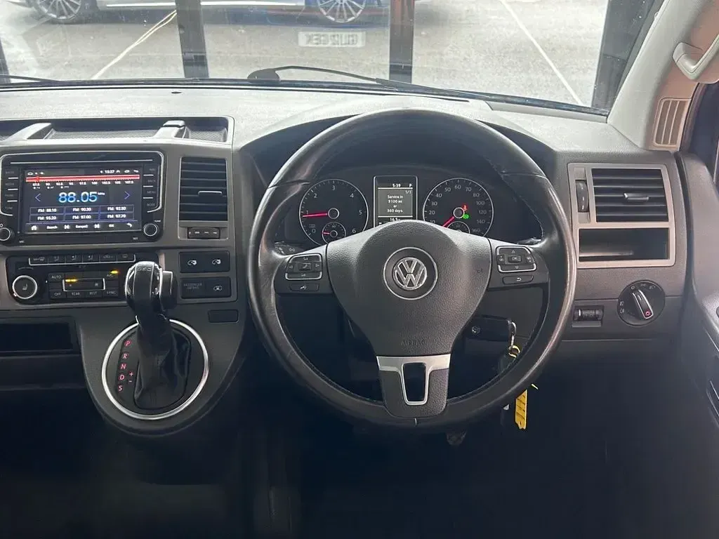 Used VW Caravelle Executive 180 HP (132 kW) 2012 Blue Van