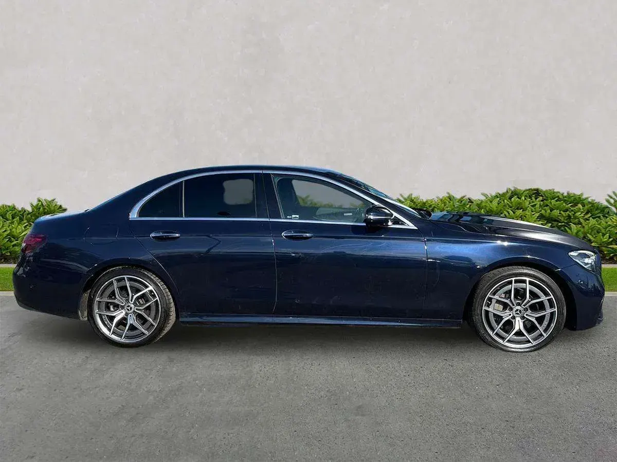 Used Mercedes E200 AMG Line Premium 196 HP (144 kW) 2023 Blue Sedan