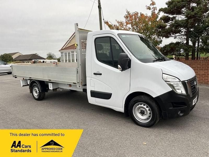 White Used 2021 Nissan NV400 Tekna Van | £12,995 (Super price) - Image 1/4
