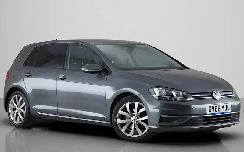 Used VW Golf VII SE 131 HP (96 kW) 2018 Hatchback