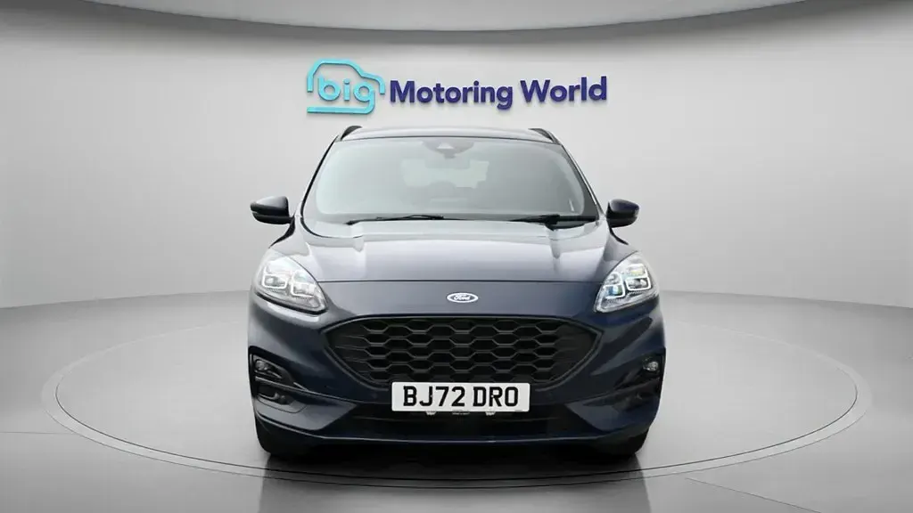 Usado Ford Kuga ST-Line 225 CV (165 kW) 2022 Azul SUV