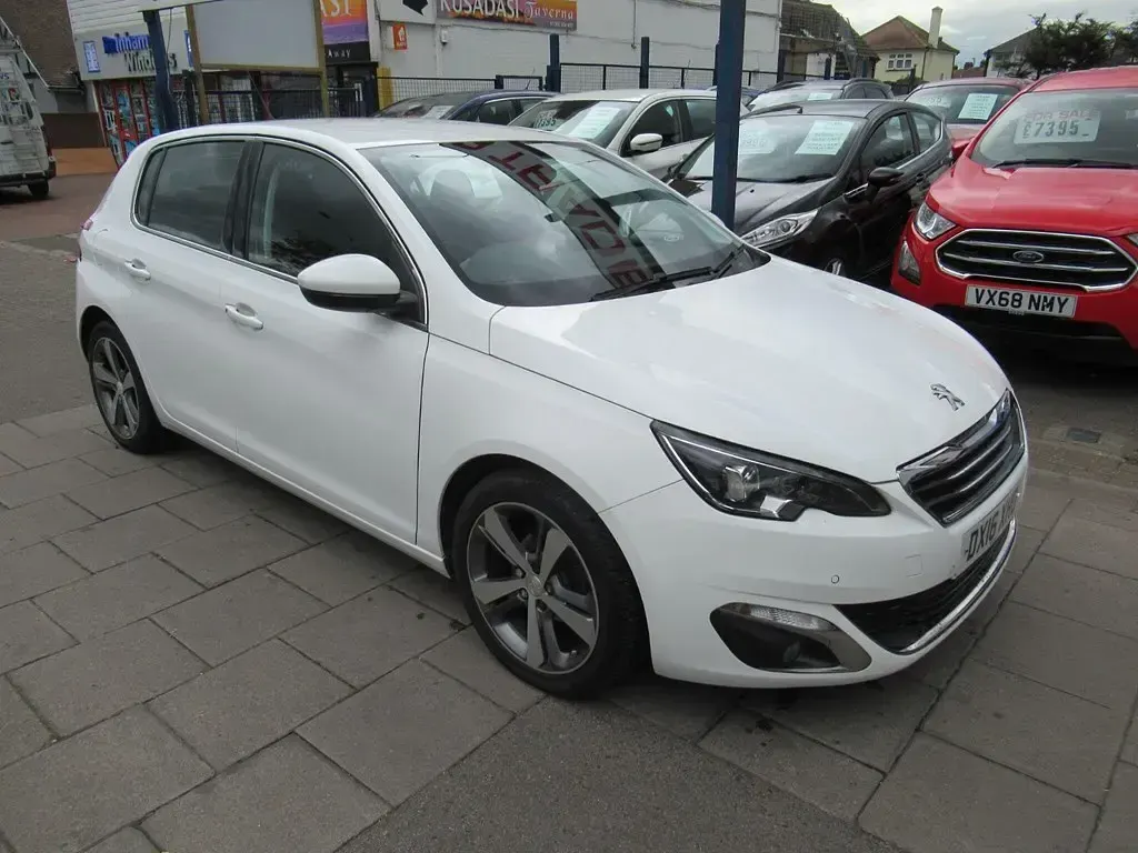 Używany Peugeot 308 Allure 2016 Biały Hatchback