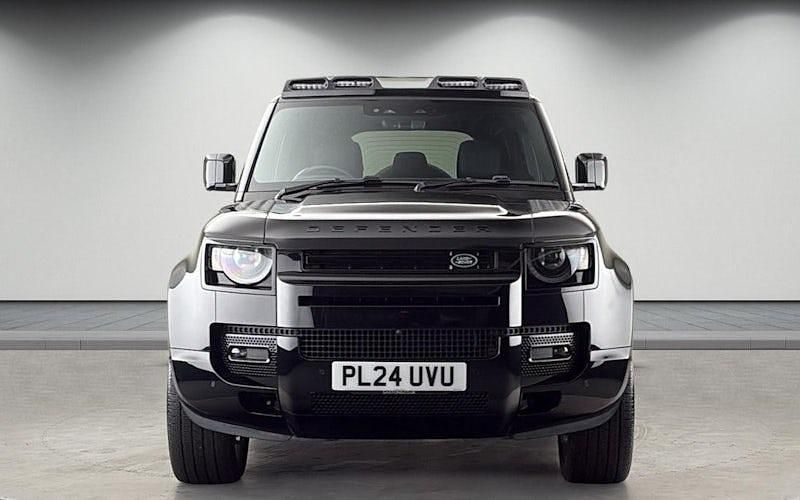 Used Land Rover Defender HSE Dynamic 250 HP (183 kW) 2024 Santorini black SUV