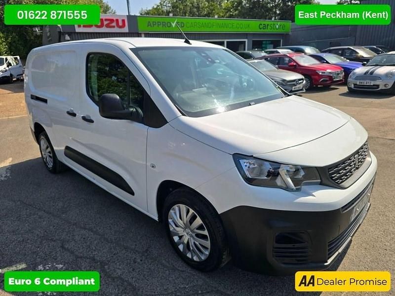 White Used 2021 Peugeot Partner Premium MPV | £12,999 (Expensive) - Image 1/4