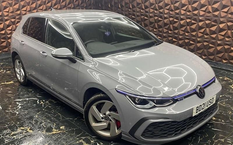 Second-hand VW Golf VIII GTE 245 CP (180 kW) 2024 Hatchback