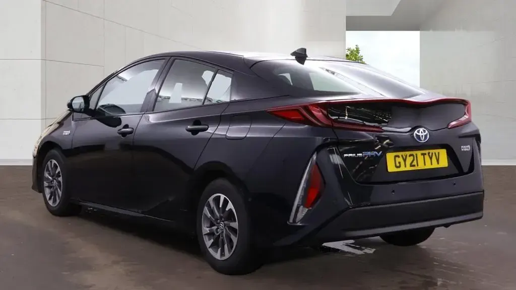 Used Toyota Prius 122 HP (89 kW) 2021 Black Hatchback