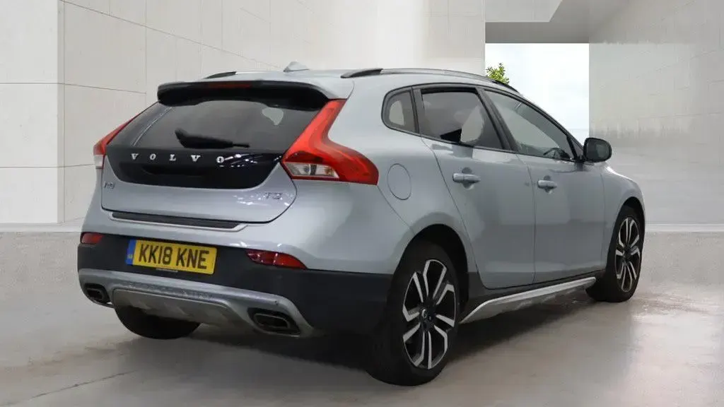 Used Volvo V40 2018 Silver Hatchback