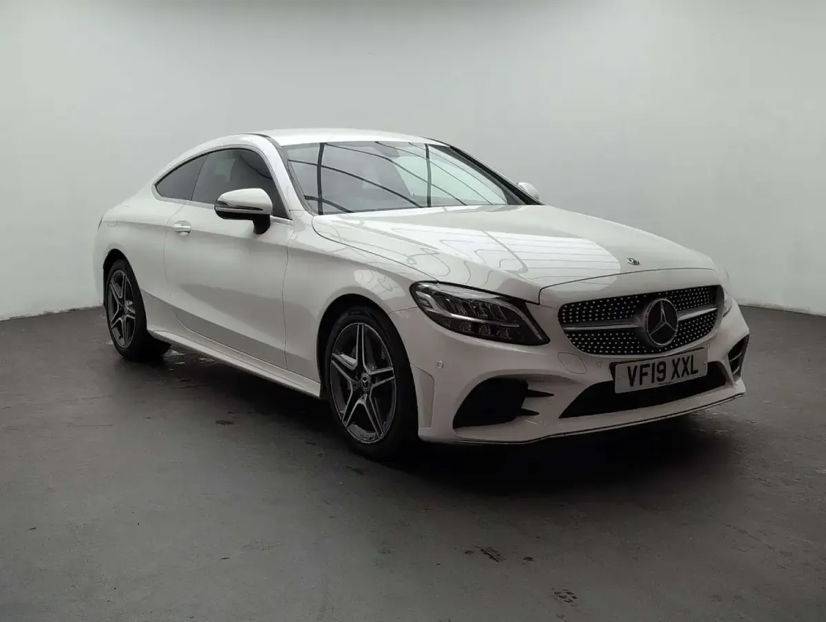 Used Mercedes C300 AMG line 254 HP (186 kW) 2019 White Coupe