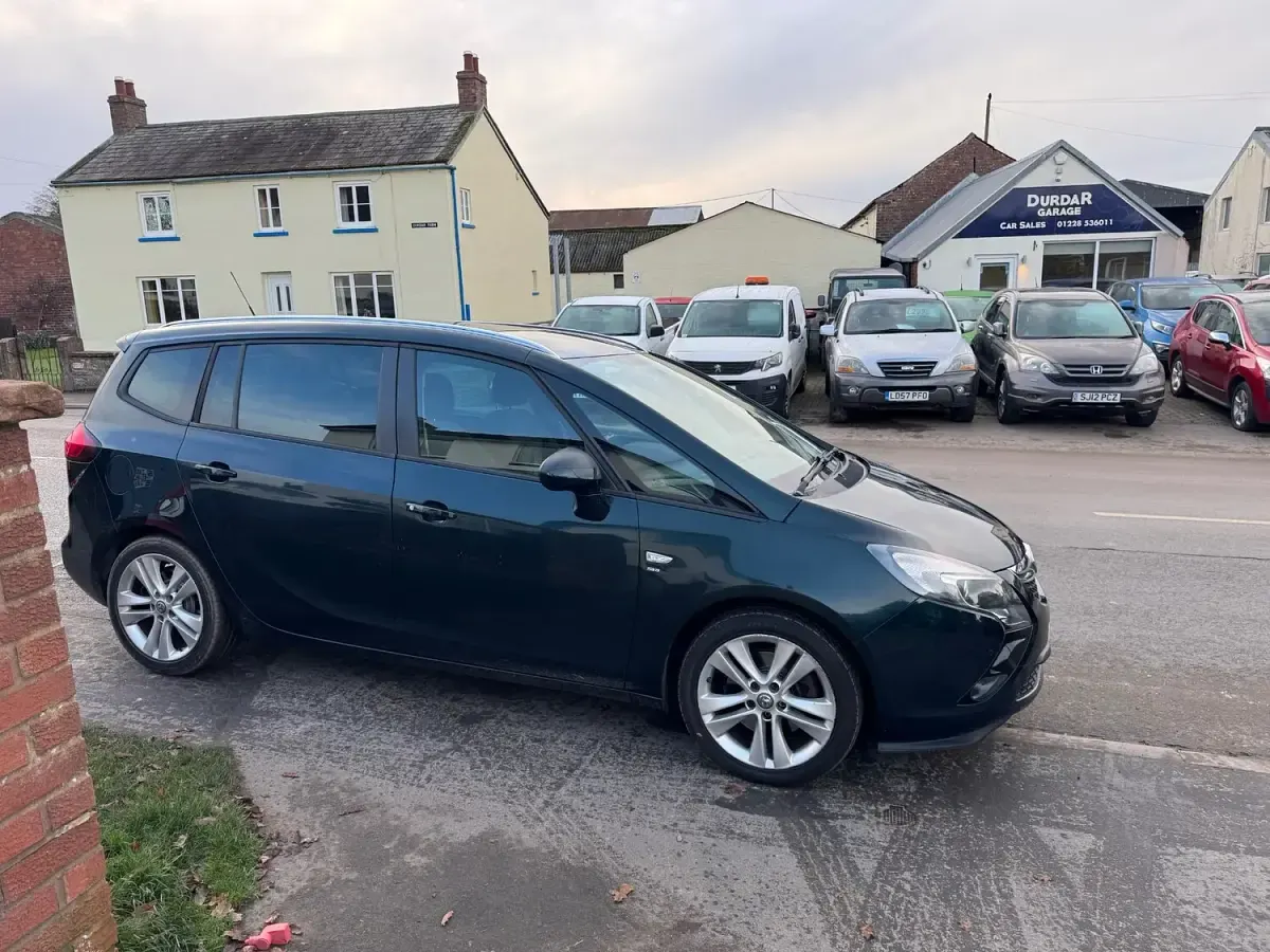 Used Vauxhall Zafira SRi 170 HP (125 kW) 2014 Green MPV