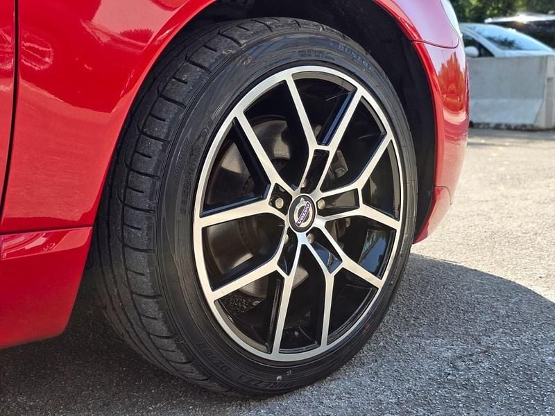 Used Volvo V70 SE Lux 2011 Red Estate