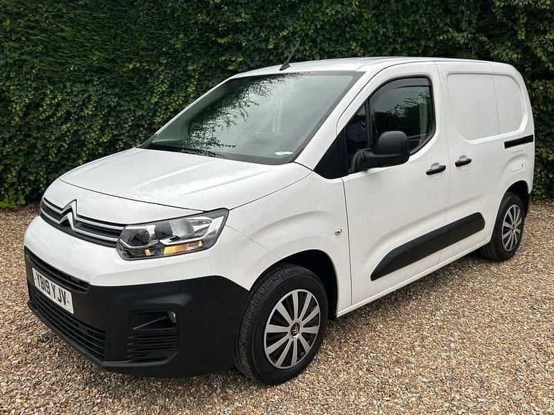 Used Citroën Berlingo 75 HP (55 kW) 2019 White MPV