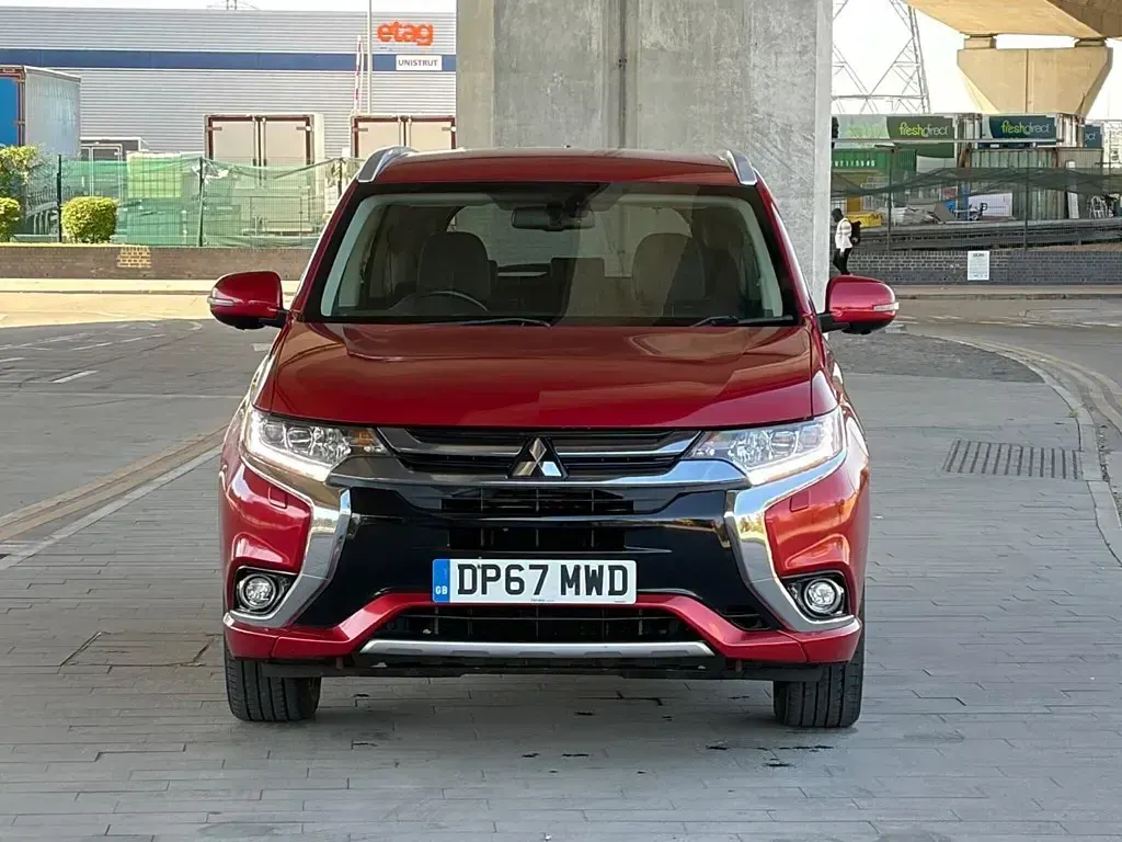 Usado Mitsubishi Outlander P-HEV 200 HP (147 kW) 2018 Vermelho SUV