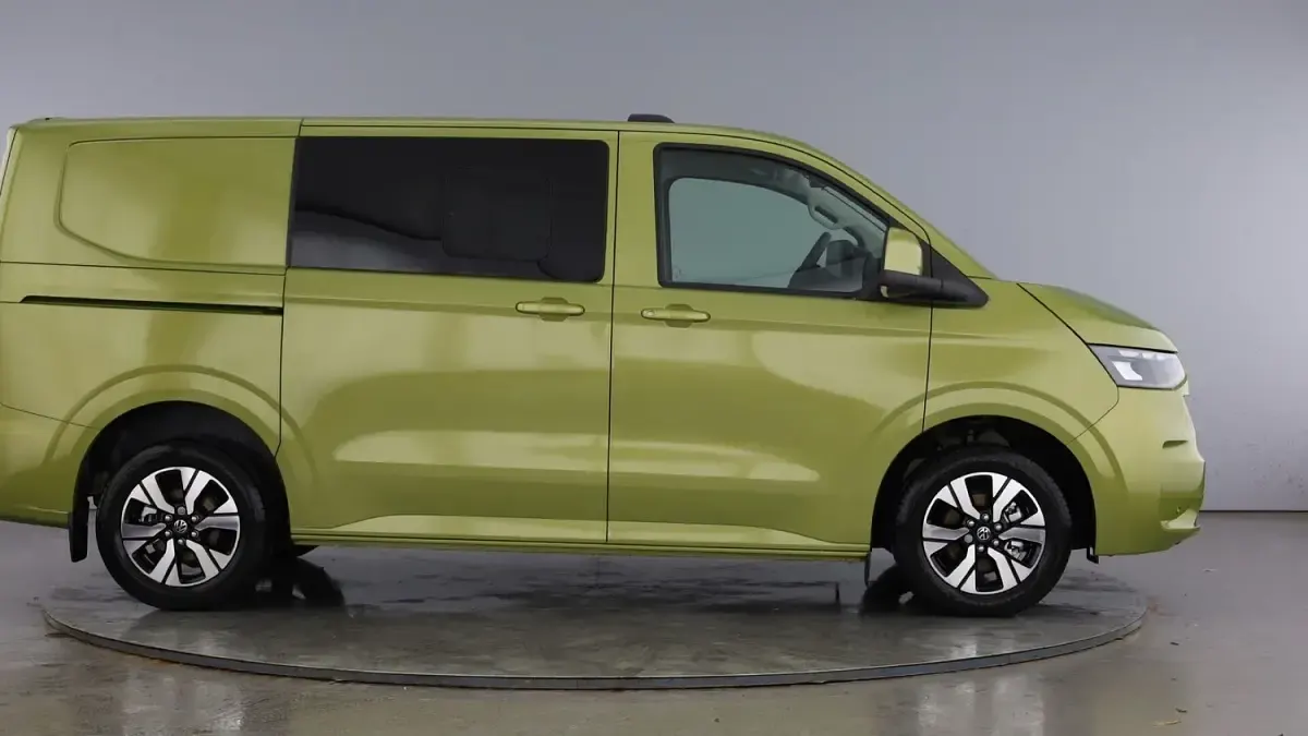 Used VW T7 Pro 2025 Green Van