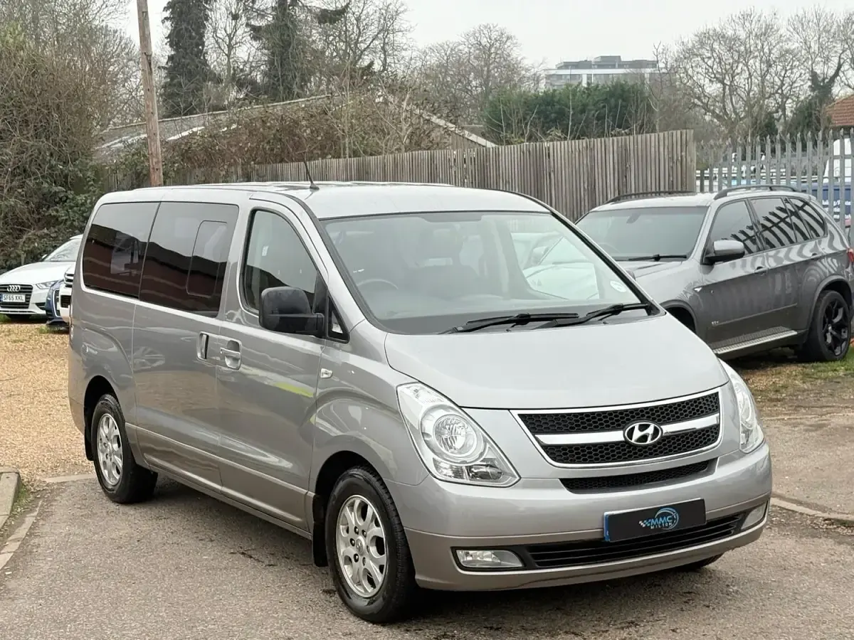 Used Hyundai I800 Style 2012 Silver MPV