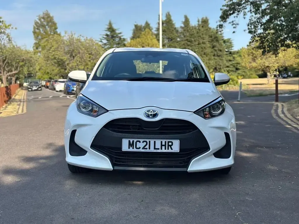 Used Toyota Yaris 116 HP (85 kW) 2021 White Hatchback