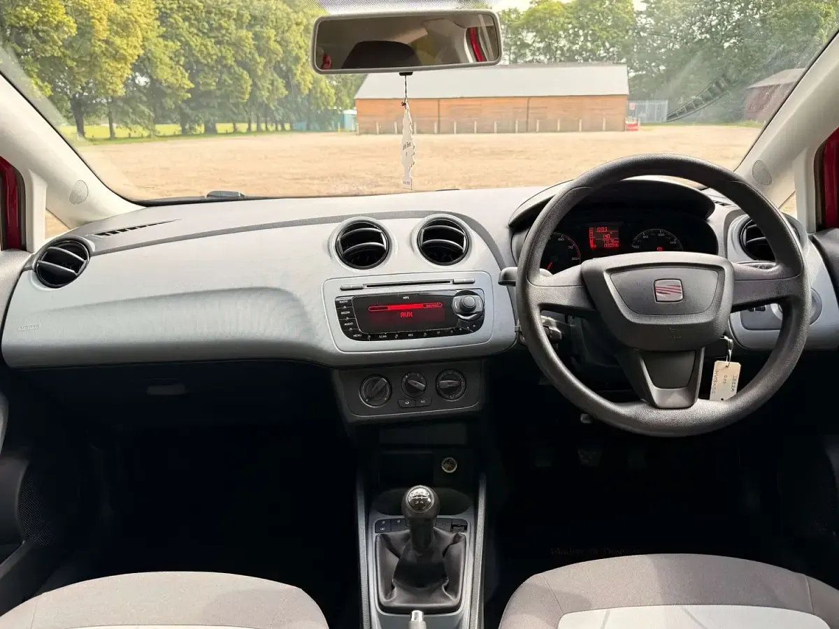 Used Seat Ibiza Sport 70 HP (51 kW) 2013 Red Coupe