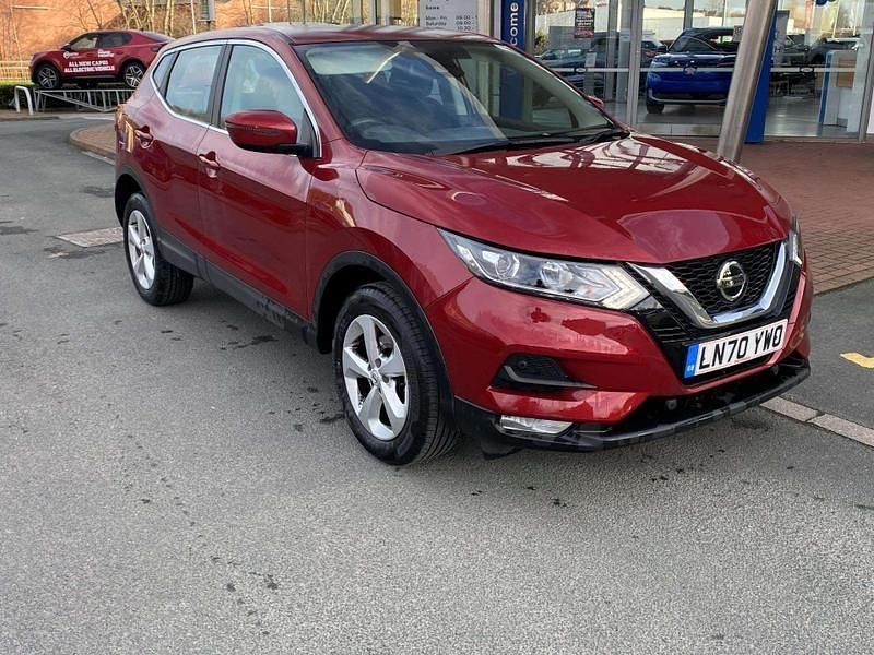 Red Used 2020 Nissan Qashqai Acenta Premium SUV | £13,371 (Super price) - Image 1/4