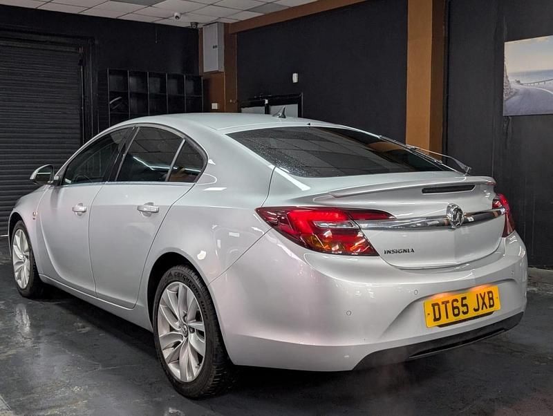 Used Vauxhall Insignia SRi 140 HP (102 kW) 2016 Silver Hatchback