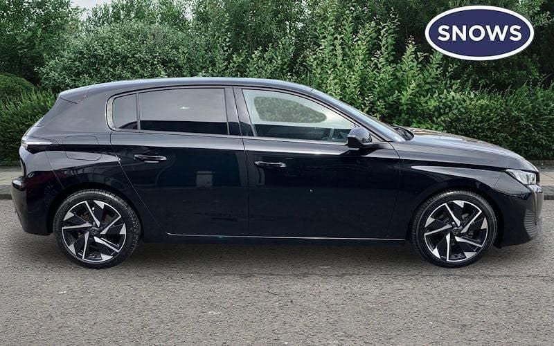 Second-hand Peugeot 308 Allure Premium 131 CP (96 kW) 2022 Negru Hatchback