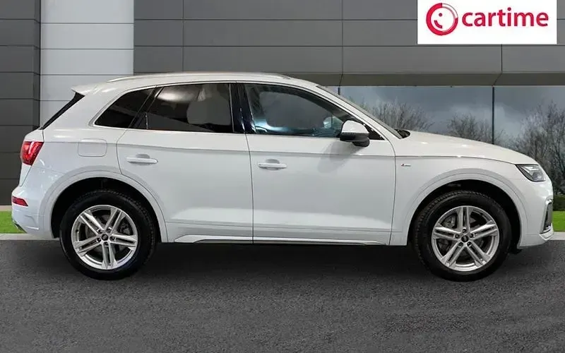 Used Audi Q5 S-Line 268 HP (197 kW) 2024 White SUV