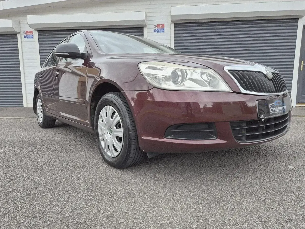 Używany Skoda Octavia 2009 Brązowy Hatchback