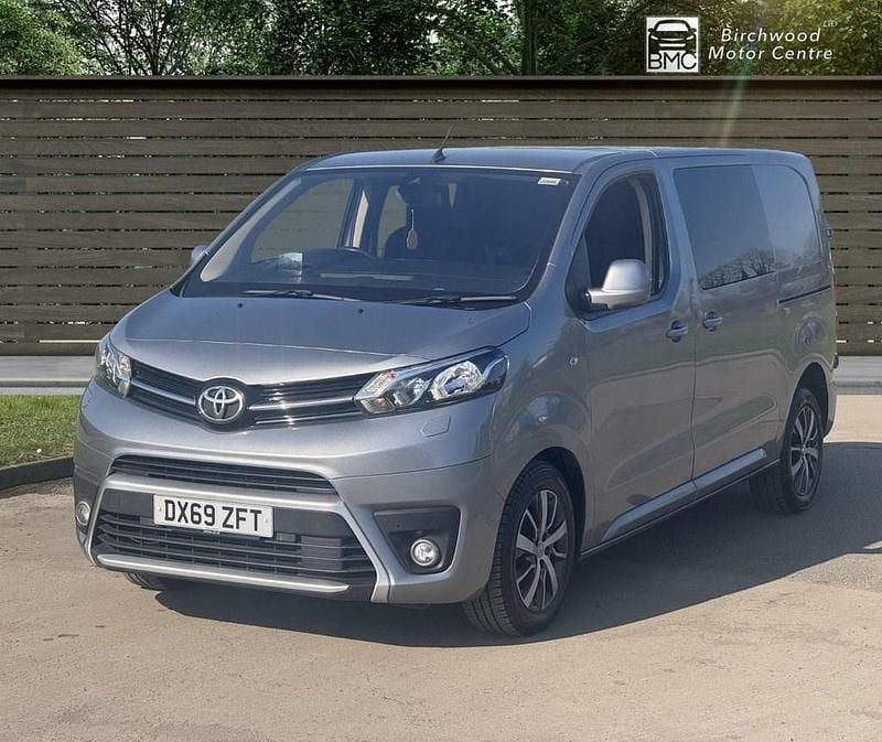 Used Toyota Proace Design 120 HP (88 kW) 2019 Grey MPV