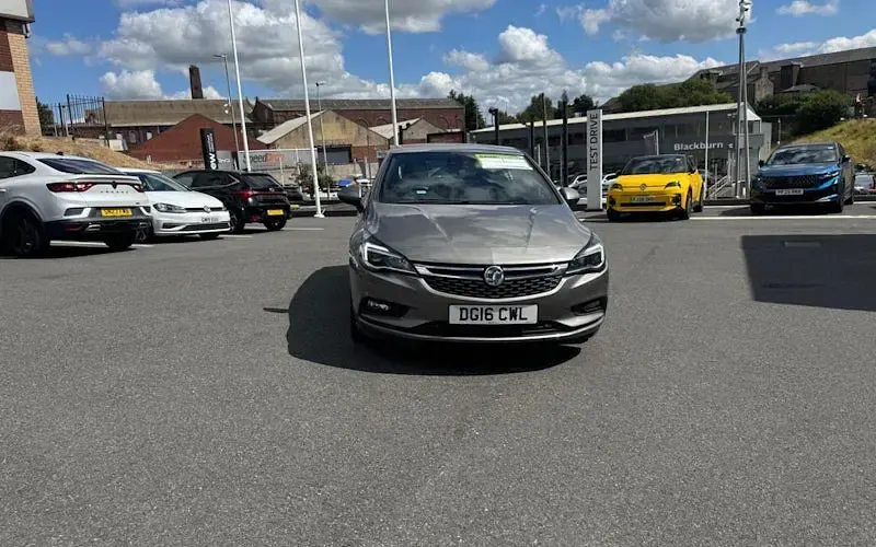 Used Vauxhall Astra SRi 200 HP (147 kW) 2019 Grey Hatchback