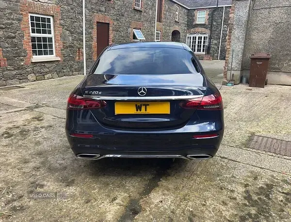 Begagnad Mercedes E200 AMG Line Premium 200 HK (147 kW) 2023 Blå Sedan