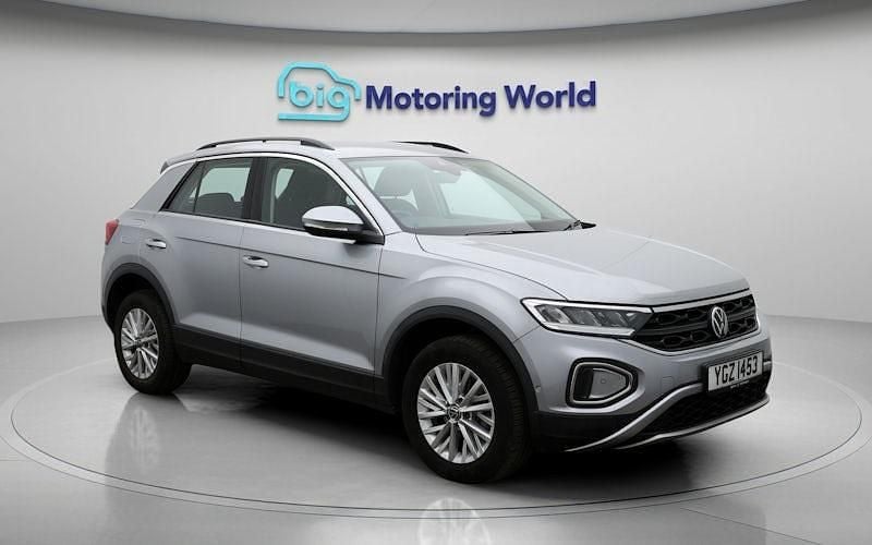 Used 2025 VW T-Roc Life SUV | £17,300 (Super price) - Image 1/4