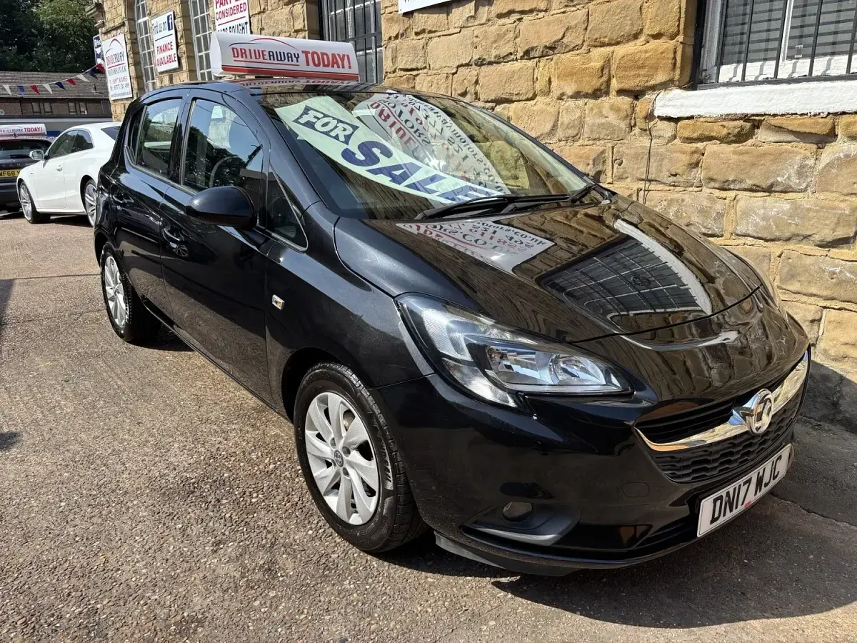 Used Vauxhall Corsa Design Edition 90 HP (66 kW) 2017 Black Hatchback