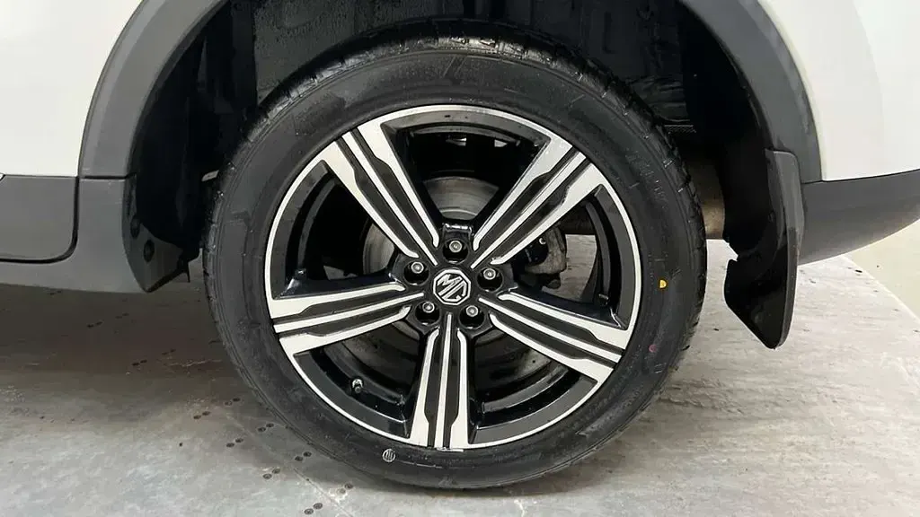 Used MG ZS 106 HP (77 kW) 2019 White SUV