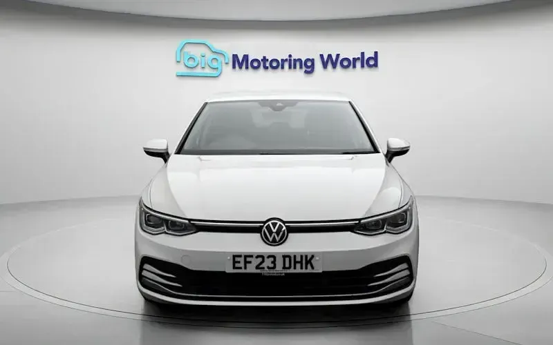Used VW Golf VIII Edition 131 HP (96 kW) 2023 White Hatchback