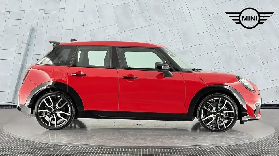 Używany Mini Cooper Hatch 113 kW (154 KM) 2025 Czerwony Hatchback