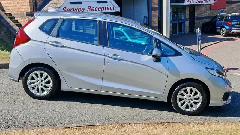Used Honda Jazz SE 102 HP (75 kW) 2019 Silver Hatchback